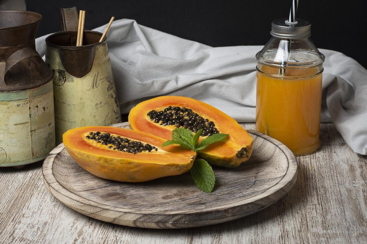O mamão é rico em vitamina A e rende um delicioso suco - Imagem: Pixabay