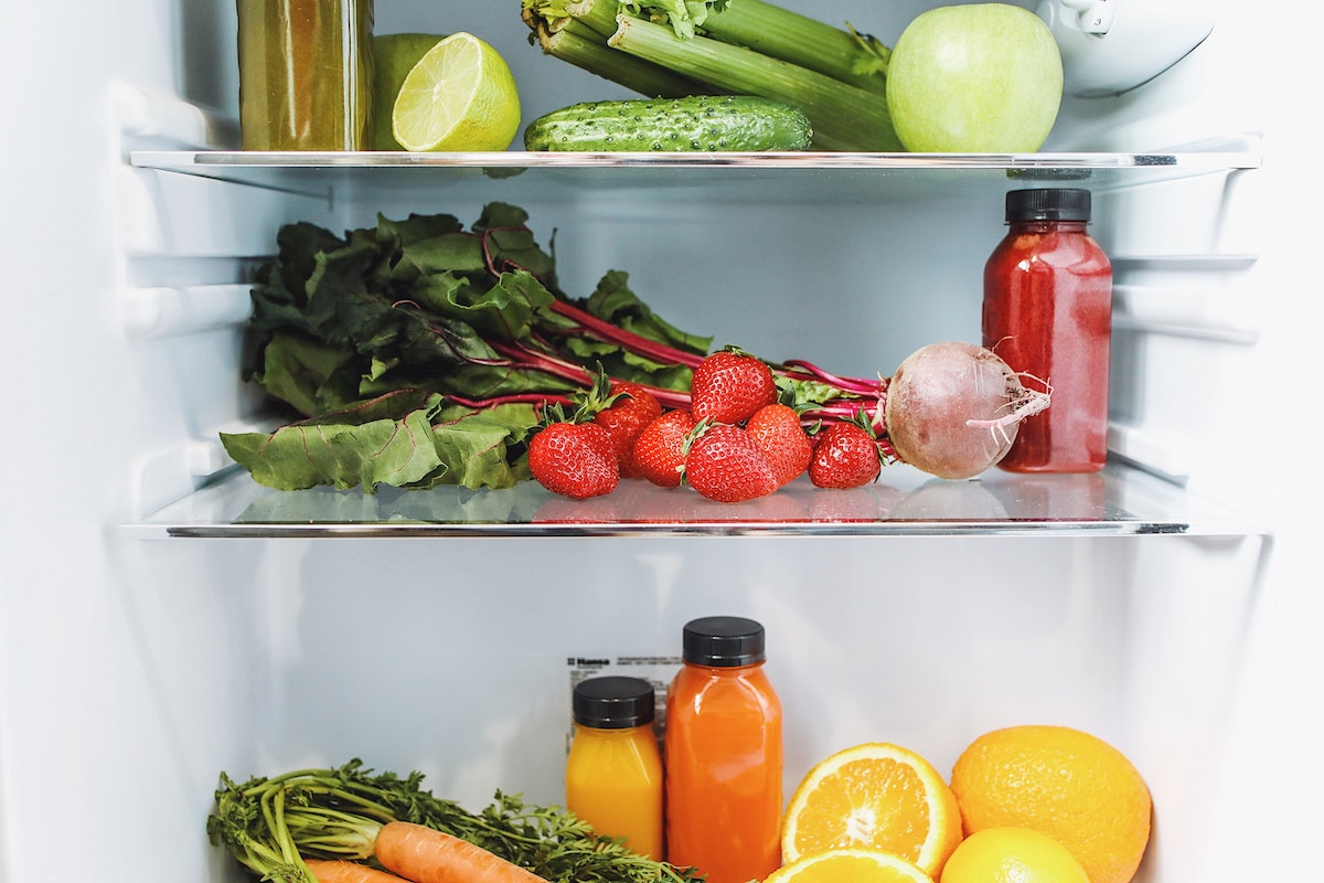 Frutas que devem ir na geladeira; armazená-los de forma correta faz com que durem por mais tempo