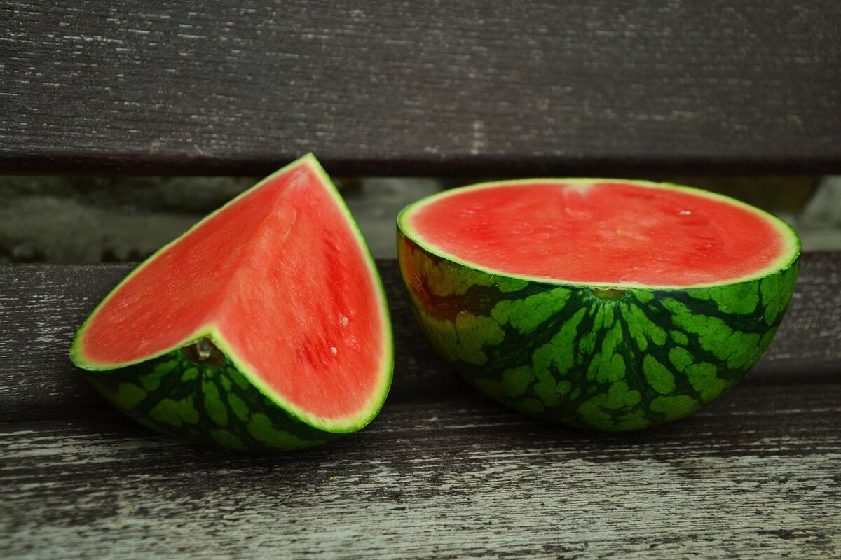 Casca de melancia também serve para preparar chá, veja os benefícios dessa bebida natural - Foto: Pixabay