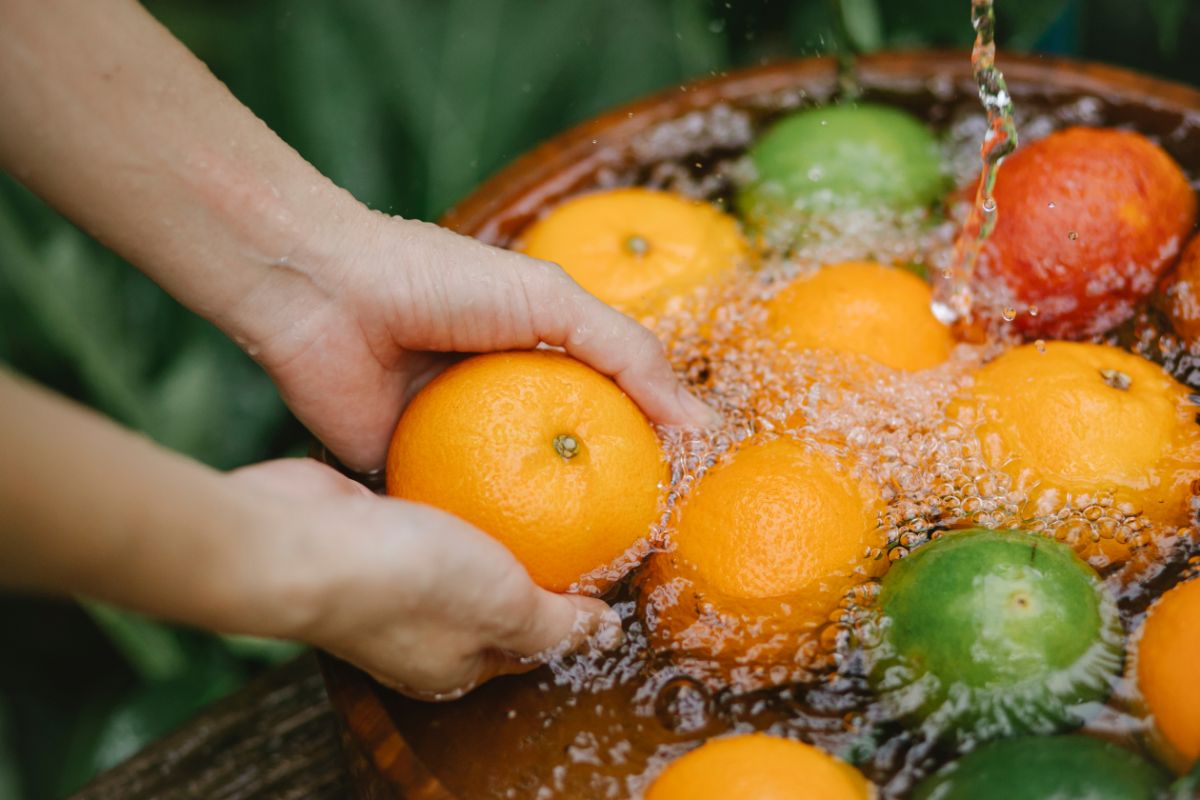 Frutas e grãos que devemos lavar antes de consumir ou cozinhar; veja - Reprodução Canva