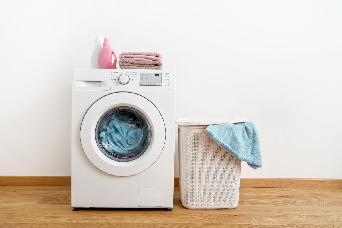 Na máquina de lavar ou na mão? Aprenda como lavar edredom corretamente em casa - Reprodução Canva