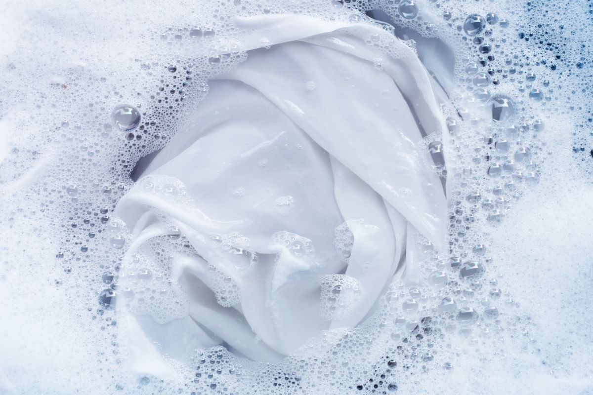 A maneira mais eficaz de lavar e desencardir fralda de pano; confira - Reprodução Canva