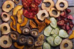 Conhea 3 formas para desidratar fruta rpido em casa - Portal Atualizei
