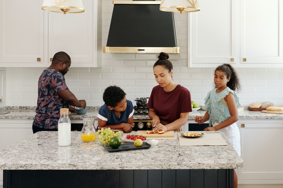Bancada da cozinha; confira as diferenças e como escolher a ideal para a sua casa