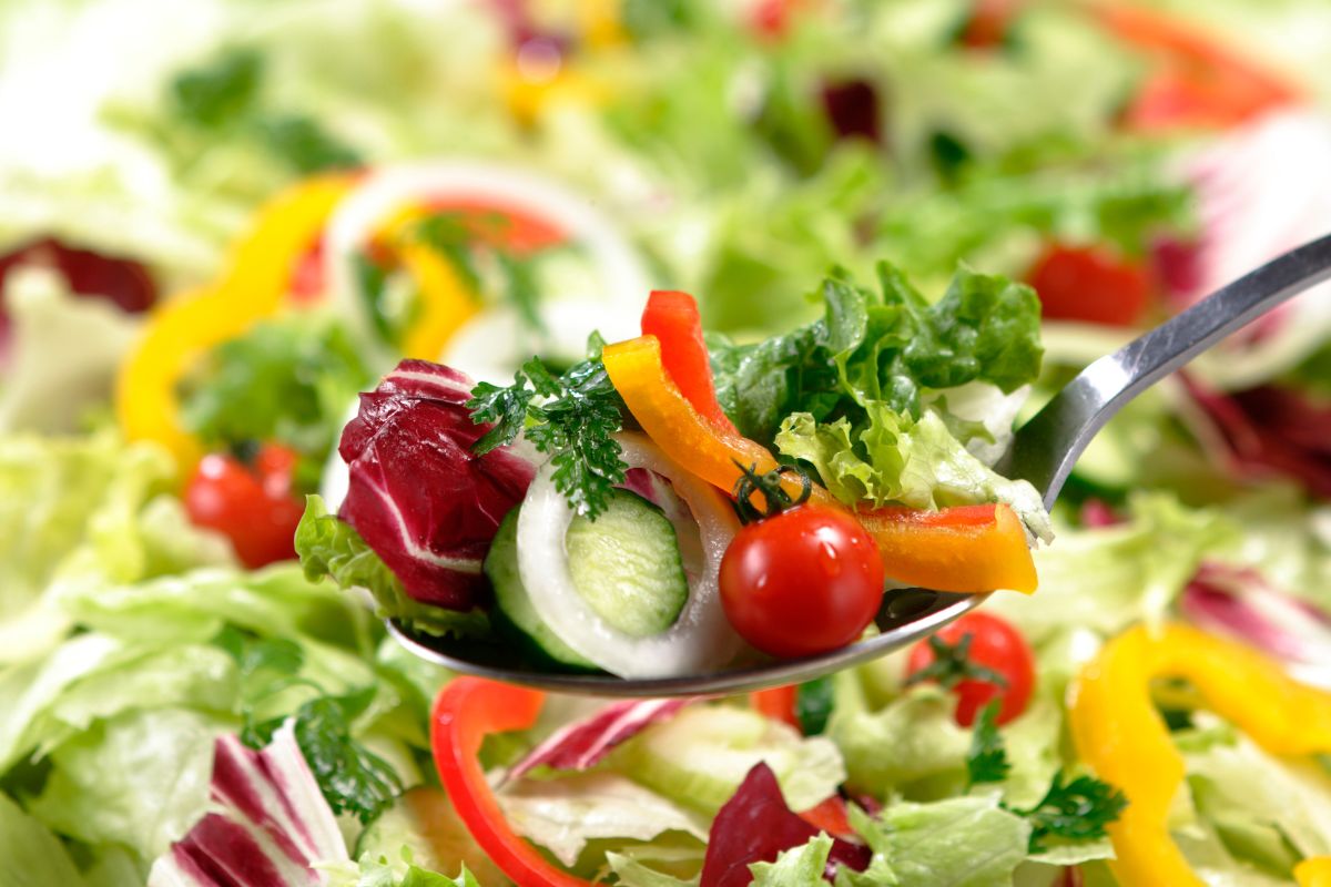 O que fazer para a salada não murchar? Descubra por que isso acontece e como evitar/Reprodução: Canva