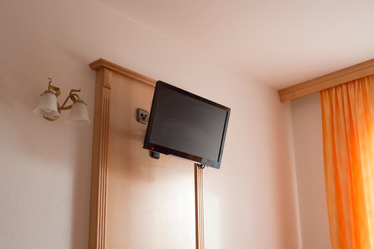 Como escolher painel de TV para sala? Confira as melhores opções para a sua realidade