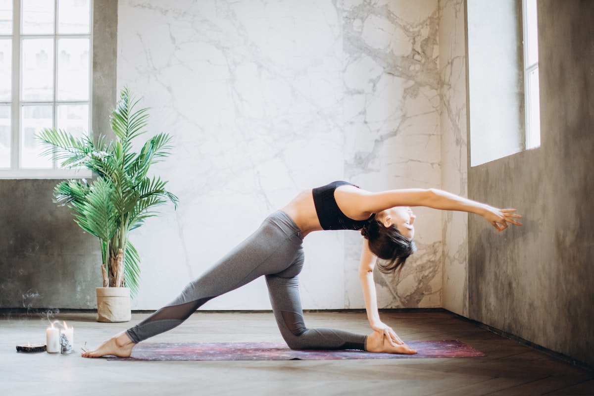 Tapete de Yoga e outros itens são necessários para começar a prática em casa; descubra agora