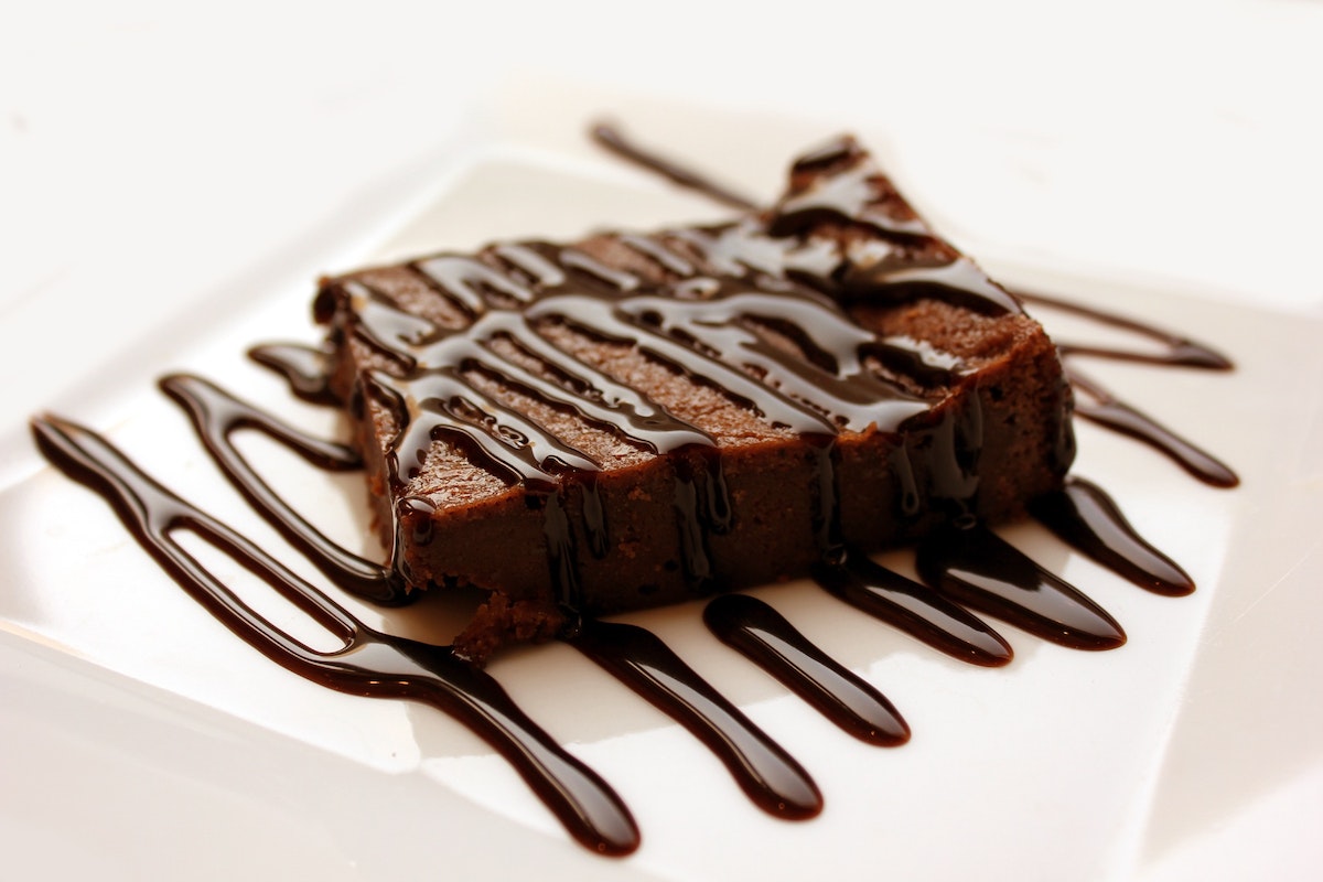 Receita de brownie tradicional com chocolate para fazer em casa e deliciar-se