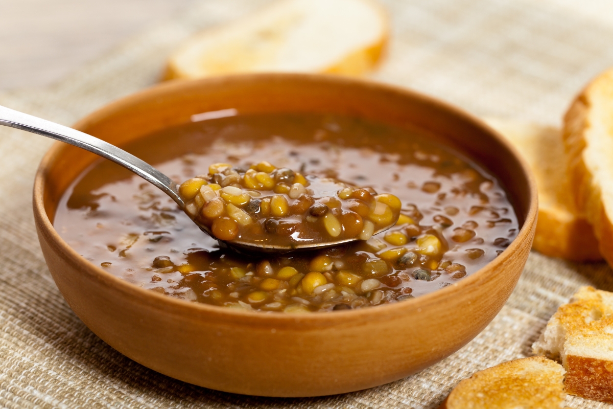 Delícia de inverno: aprenda a fazer o caldo de lentilha mais saboroso e reconfortante