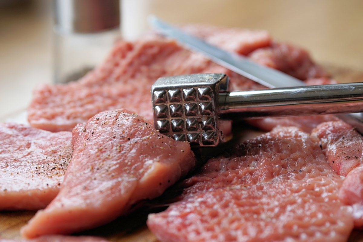 Segredos da cozinha: dicas caseiras para uma carne mais macia que se desfaz no garfo