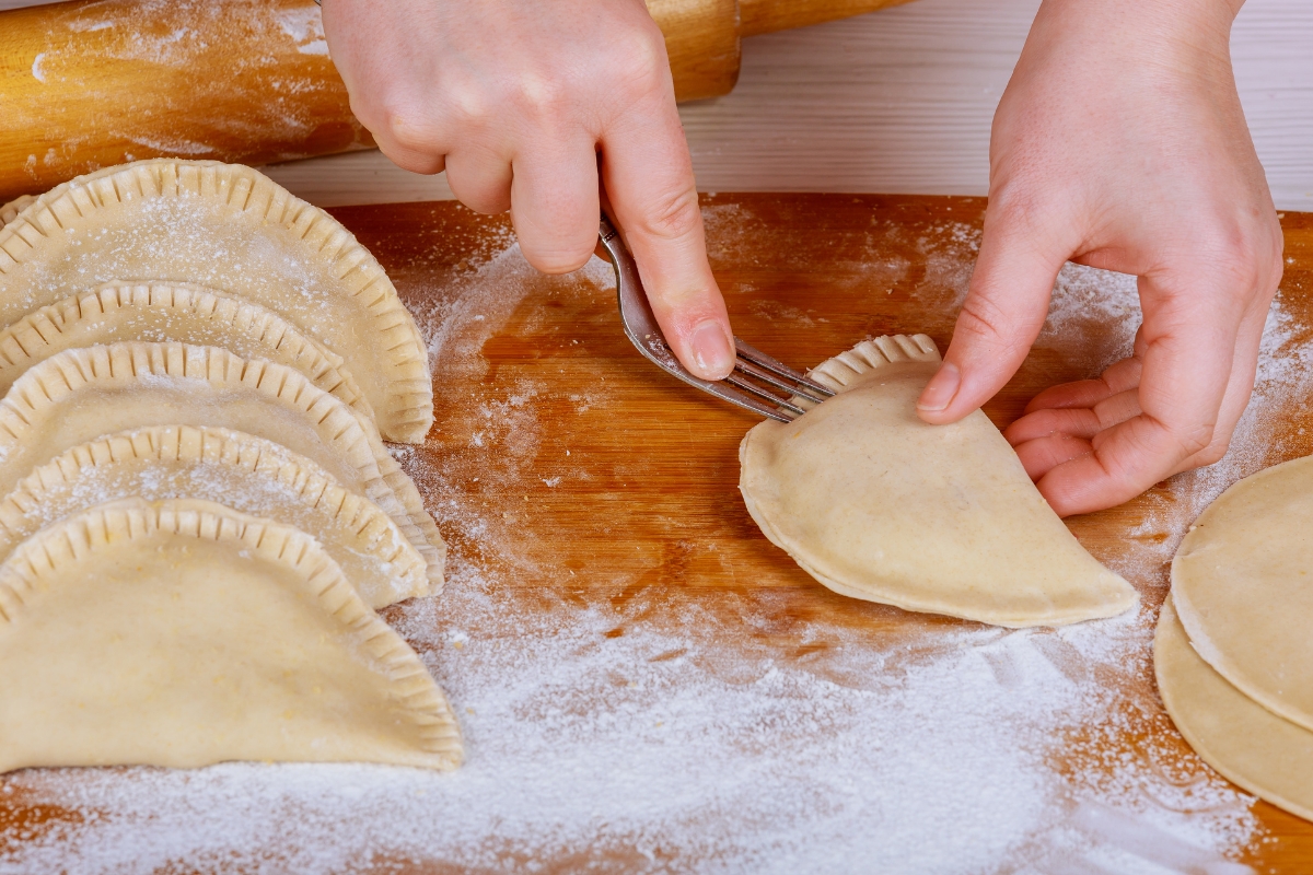 Receita de sucesso: descubra os segredos para fazer a massa de pastel caseira mais deliciosa que você já provou